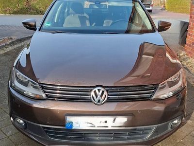 Gebraucht VW Jetta Comfortline 105 PS (77 kW) 2011 Braun Limousine