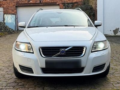Gebraucht Volvo V50 109 PS (80 kW) 2010 Weiß Kombi