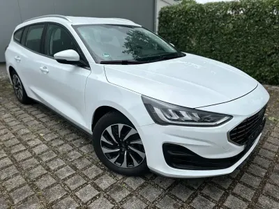 Gebraucht Ford Focus Titanium 120 PS (88 kW) 2022 Weiß Limousine