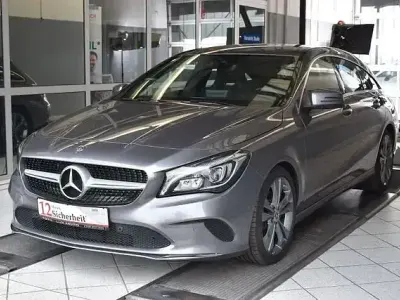 Gebraucht Mercedes CLA180 Shooting Brake Urban 122 PS (89 kW) 2017 Grau Kombi
