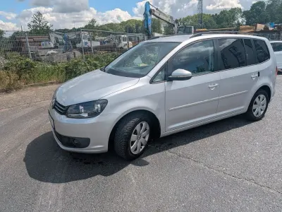Gebraucht VW Touran Comfortline 140 PS (102 kW) 2012 Silber Van / Kleinbus