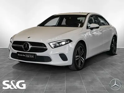 Gebraucht Mercedes A250 Progressive 160 PS (117 kW) 2022 Unilack polarweiß Limousine