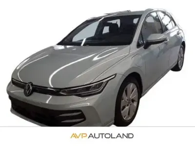 Second-hand VW Golf VIII Life 150 CP (110 kW) 2025 Albastru Berlinǎ