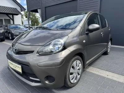Gebraucht Toyota Aygo Cool 68 PS (50 kW) 2013 Braun Kleinwagen