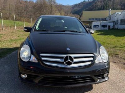 Second-hand Mercedes R320 224 CP (164 kW) 2007 Negru Monovolum