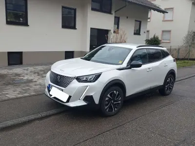 Gebraucht Peugeot e-2008