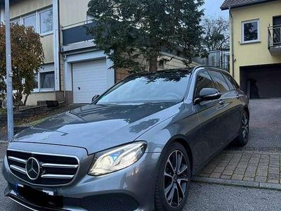 Grau Gebraucht 2019 Mercedes E300 Kombi | 28.480 € (Etwas zu teuer)
