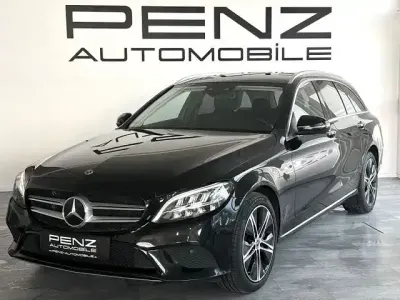 Używany Mercedes C300e 306 KM (225 kW) 2021 Czarny Sedan/Limuzyna