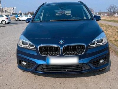 Gebraucht BMW 218 Advantage 135 PS (99 kW) 2017 Blau Kombi