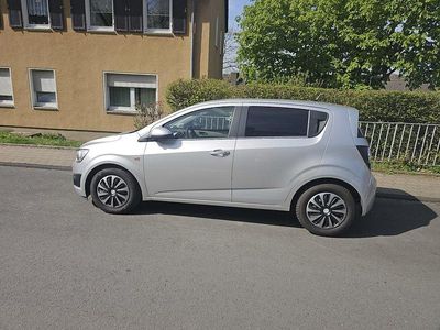 Gebraucht Chevrolet Aveo 115 PS (84 kW) 2012 Silber Kleinwagen