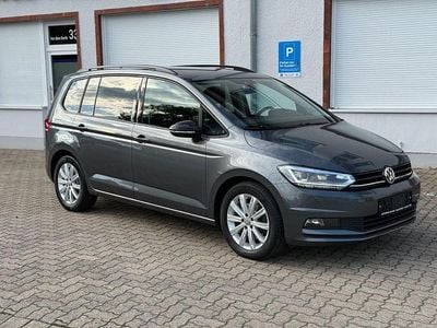 Grau Gebraucht 2019 VW Touran Highline Van / Kleinbus | 24.900 € (Teuer)
