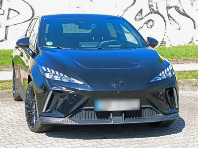Brugt MG MG4 EV Luxury 150 kW (204 HK) 2023 Sort Hatchback
