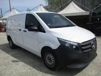 Gebraucht Mercedes Vito 102 PS (75 kW) 2025 Weiß Van