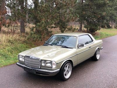 Gebraucht Mercedes C230 136 PS (100 kW) 1982 Grün Coupé