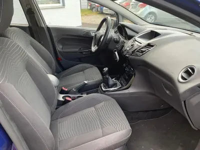 Gebraucht Ford Fiesta SYNC Edition 95 PS (69 kW) 2014 Blau Kleinwagen