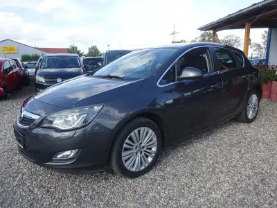 Gebraucht Opel Astra Innovation 140 PS (102 kW) 2011 Grau Limousine