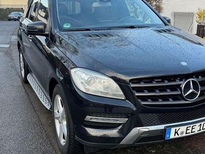 Schwarz Gebraucht 2014 Mercedes ML250 SUV | 16.300 € (Fairer Preis)