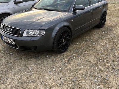 Grau Gebraucht 2002 Audi A4 Sport Limousine | 8.699 €