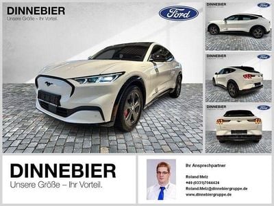 Weiß (metallic) Gebraucht 2022 Ford Mustang Mach-E Extended Range SUV | 34.580 € (Guter Preis)