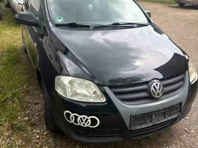 Gebraucht VW Fox 58 PS (42 kW) 2005 Schwarz Kleinwagen