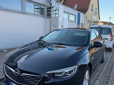 Second-hand Opel Insignia Innovation 136 CP (100 kW) 2018 Negru Berlinǎ