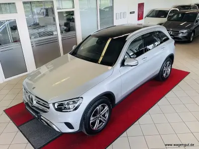 Gebraucht Mercedes GLC220 194 PS (142 kW) 2020 Silber SUV
