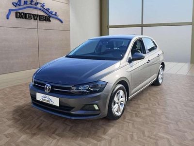Gebraucht VW Polo Comfortline 95 PS (69 kW) 2019 Limestone grey metallic Kleinwagen