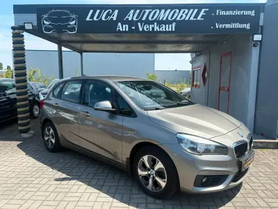 Gebraucht BMW 218 Active Tourer Advantage 150 PS (110 kW) 2016 Silber Van / Kleinbus
