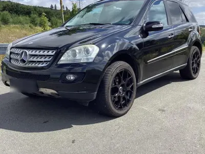 Gebraucht Mercedes ML320 224 PS (164 kW) 2007 Schwarz SUV