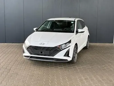 Neu Hyundai i20 Pure 79 PS (58 kW) 2025 Weiss Kleinwagen