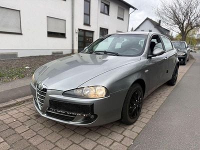 Gebraucht Alfa Romeo 147 105 PS (77 kW) 2008 Grau Kleinwagen