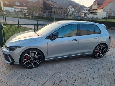 Gebraucht VW Golf VIII GTI 265 PS (194 kW) 2025 Grau Limousine