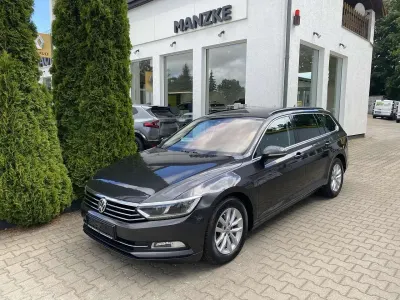 Gebraucht VW Passat Comfortline 150 PS (110 kW) 2019 Mangangrau Kombi