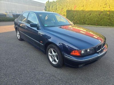 BMW 523