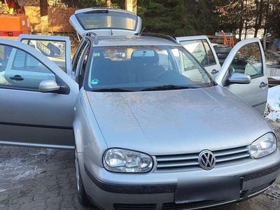 Grau Gebraucht 2002 VW Golf IV Kombi | 2.400 € (Fairer Preis)