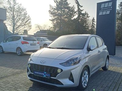 Gebraucht Hyundai i10 67 PS (49 kW) 2021 Silber Kleinwagen