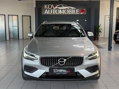 Second-hand Volvo V60 CC Basis 190 CP (139 kW) 2019 Argintiu Break