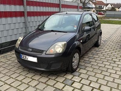 Grau Gebraucht 2008 Ford Fiesta Limousine | 1.999 € (Fairer Preis)