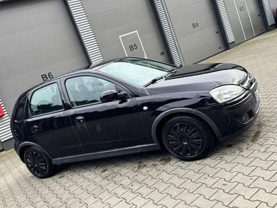 Begagnad Opel Corsa 80 HK (58 kW) 2006 Svart Halvkombi