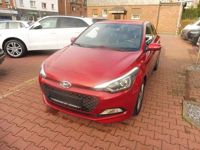 Gebraucht Hyundai i20 YES! 84 PS (61 kW) 2017 Rot Limousine