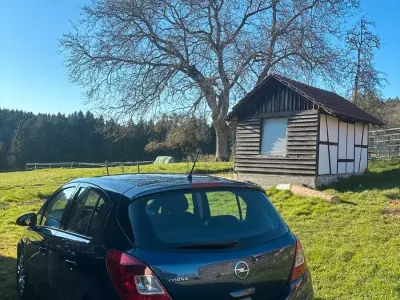 Gebraucht Opel Corsa 85 PS (62 kW) 2012 Blau Kleinwagen