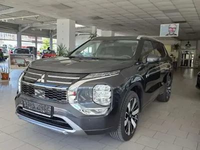 Gebraucht Mitsubishi Outlander P-HEV Top 306 PS (225 kW) 2025 Basaltgrau SUV