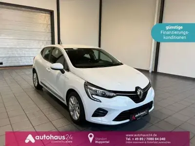 Gebraucht Renault Clio V Intens 140 PS (102 kW) 2022 Weiß Limousine