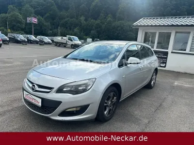 Gebraucht Opel Astra Edition 110 PS (80 kW) 2013 Argon silber/ice silver (m2) Kombi