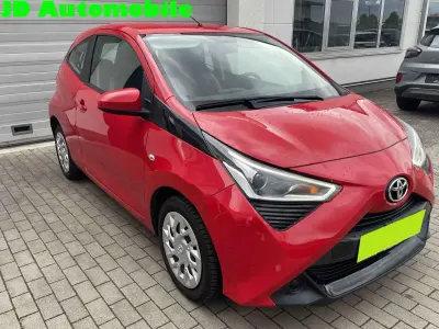 Gebraucht Toyota Aygo X-play 72 PS (52 kW) 2021 Super red 5 Kleinwagen