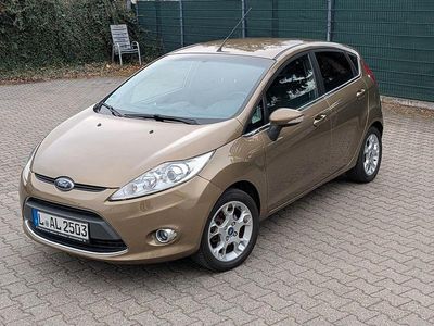 Gebraucht Ford Fiesta Titanium 82 PS (60 kW) 2011 Braun Kleinwagen