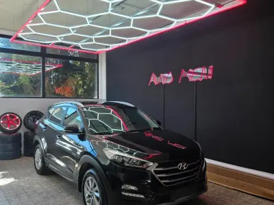 Gebraucht Hyundai Tucson 116 PS (85 kW) 2016 Schwarz SUV