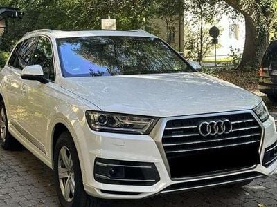 Second-hand Audi Q7 Ambiente 286 CP (210 kW) 2019 Alb SUV