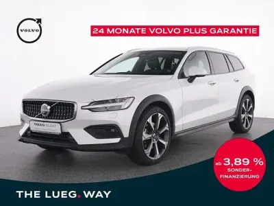 Gebraucht Volvo V60 CC Ultimate 197 PS (144 kW) 2024 Weiß crystal white pearl / met Kombi