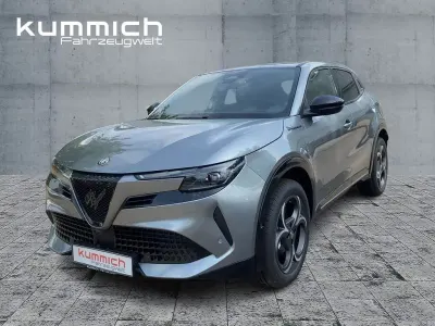 Neu Alfa Romeo Junior 145 PS (106 kW) 2026 Grau SUV